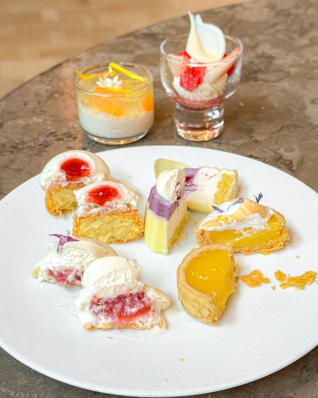 ジャヌ ラウンジ & ガーデンテラス／ジャヌ東京のストロベリー＆ホワイト アフタヌーンティーのスイーツ追加1画像