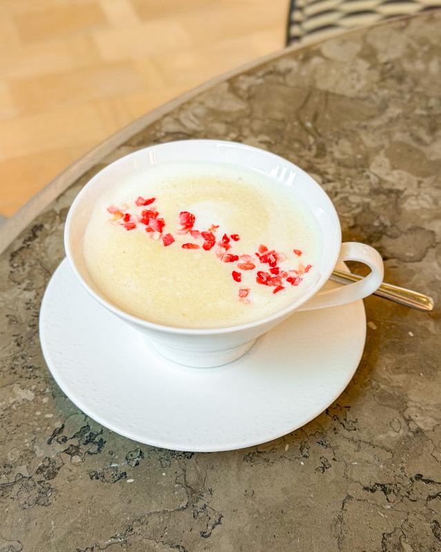 ジャヌ ラウンジ & ガーデンテラス／ジャヌ東京のストロベリー＆ホワイト アフタヌーンティーの飲み物追加2画像