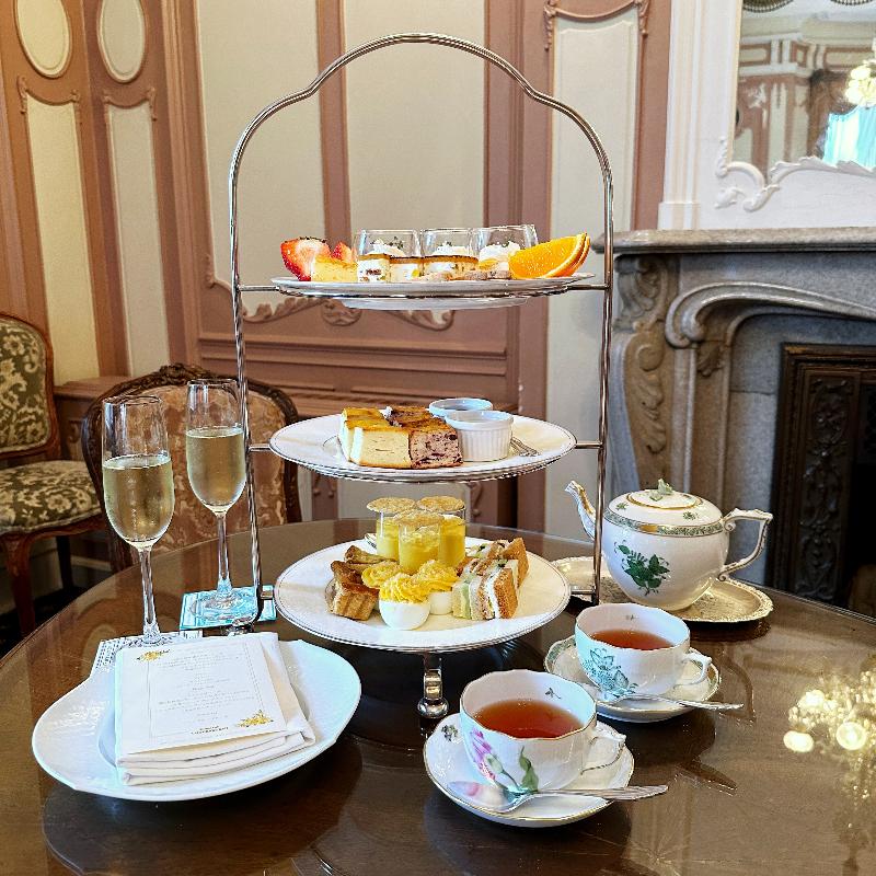 デザートカフェ長楽館／ホテル長楽館のはちみつチーズアフタヌーンティーのスタンド画像