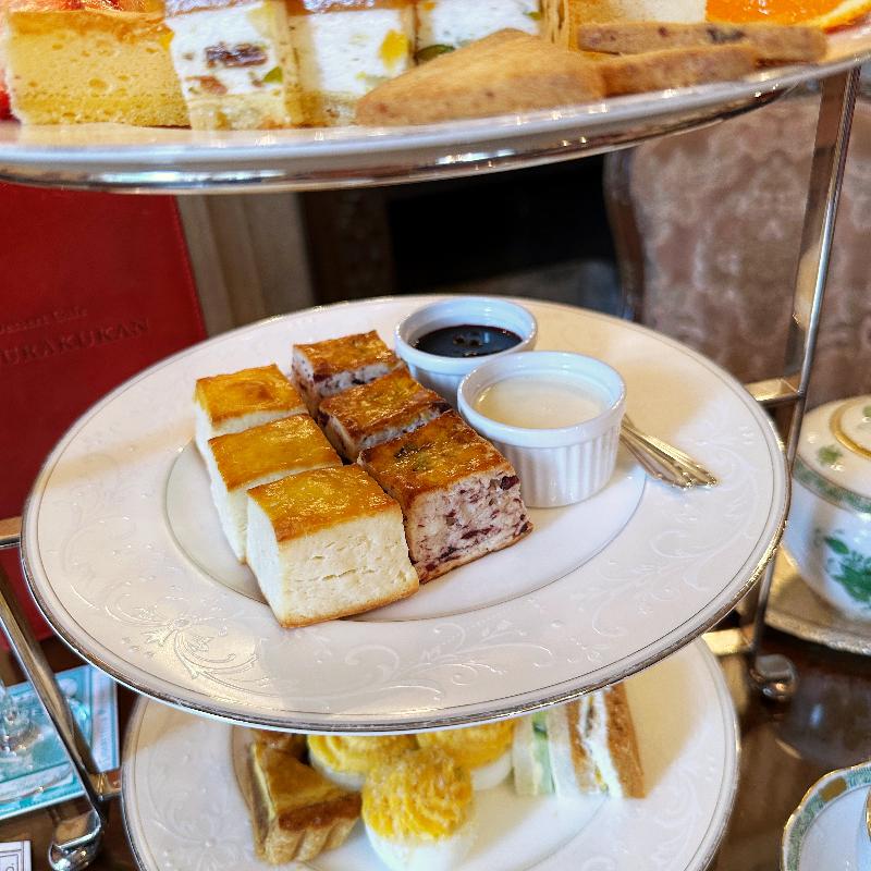 デザートカフェ長楽館／ホテル長楽館のはちみつチーズアフタヌーンティーのスタンド2段目画像