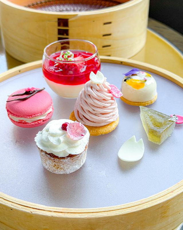 THE GARDEN BAR／HOTEL THE MITSUI KYOTOのSAKURAアフタヌーンティーのスイーツ画像