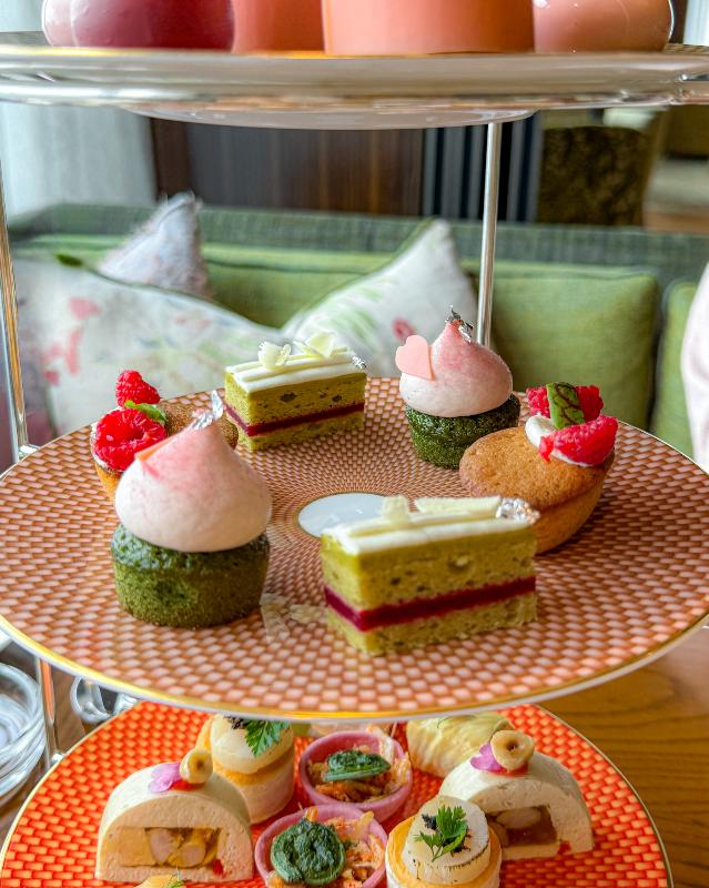 オリエンタルラウンジ／マンダリン オリエンタル 東京の桜アフタヌーンティーのスタンド2段目画像