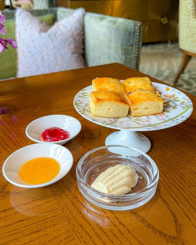 オリエンタルラウンジ／マンダリン オリエンタル 東京の桜アフタヌーンティーのスタンドその他プレート1画像