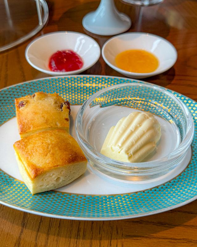 オリエンタルラウンジ／マンダリン オリエンタル 東京の桜アフタヌーンティーのスコーン画像