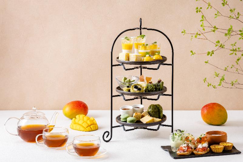 「宮崎県産マンゴー×抹茶」の贅沢アフタヌーンティーの画像1