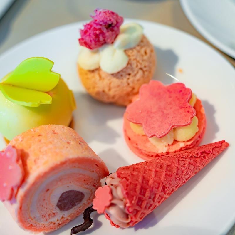メゾンマルノウチ／フォーシーズンズホテル東京丸の内の桜アフタヌーンティーのスイーツ追加1画像