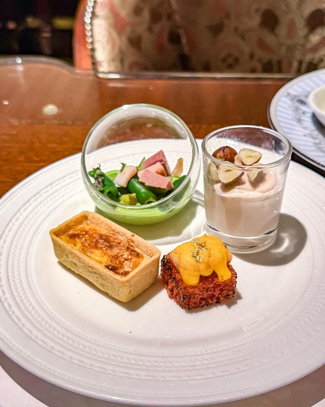 ザ ロビーラウンジ／ザ・リッツ・カールトン大阪のアフタヌーンティー「さくら&ストロベリー ロワイヤル」のスタンド3段目画像