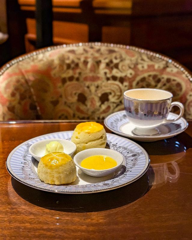 ザ ロビーラウンジ／ザ・リッツ・カールトン大阪のアフタヌーンティー「さくら&ストロベリー ロワイヤル」のスコーン画像