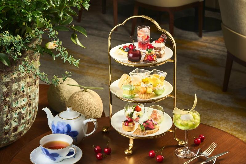 クラウンメロンと佐藤錦のアフタヌーンティーの画像1