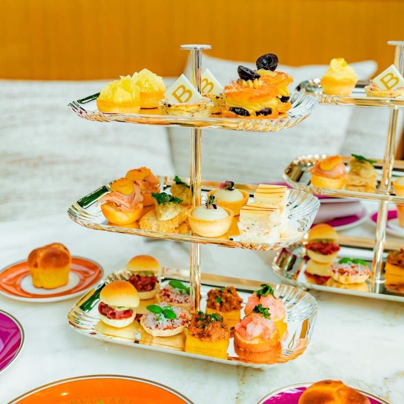 ブルガリ 東京 銀座 バー＆ドルチ／ブルガリ 銀座タワーのSAVORY AFTERNOON TEAのスタンド画像