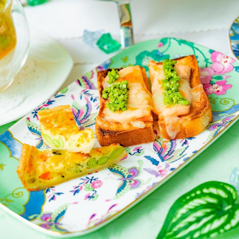 バー・ラウンジ THE BAR／ザ ロイヤルパークホテル アイコニック 東京汐留のAFTERNOON TEA with “SIROCCO”「メロン＆マンゴー」のスタンド3段目画像