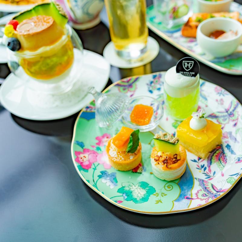 バー・ラウンジ THE BAR／ザ ロイヤルパークホテル アイコニック 東京汐留のAFTERNOON TEA with “SIROCCO”「メロン＆マンゴー」のスイーツ画像