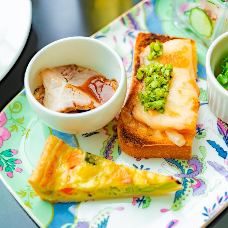 バー・ラウンジ THE BAR／ザ ロイヤルパークホテル アイコニック 東京汐留のAFTERNOON TEA with “SIROCCO”「メロン＆マンゴー」のセイボリー追加1画像