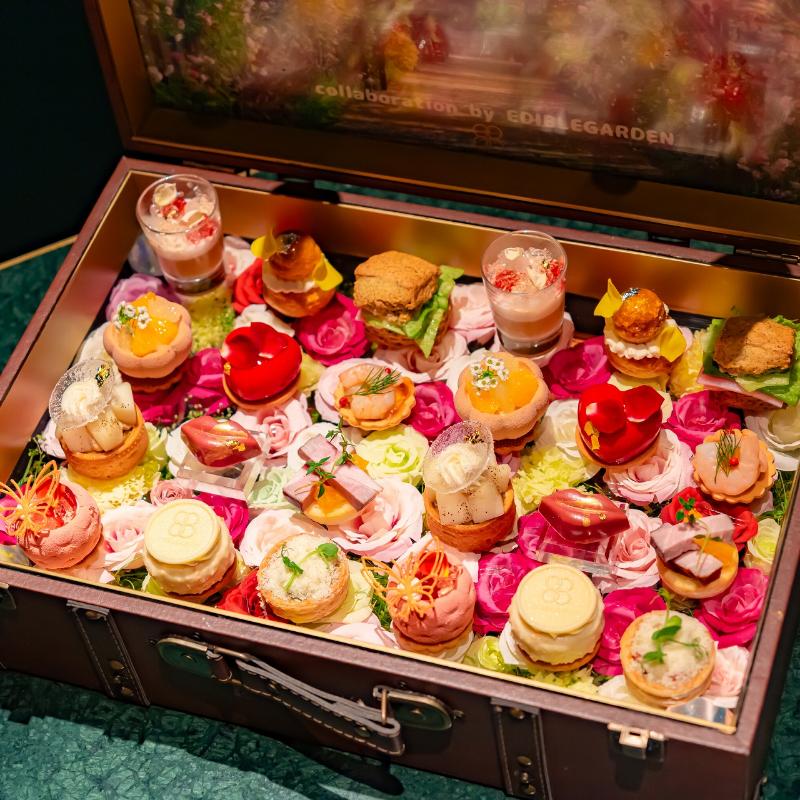 Constellation.のトランク型 Rose Garden Tea Selection ― 香りは、記憶に咲く ―のスタンド1段目画像