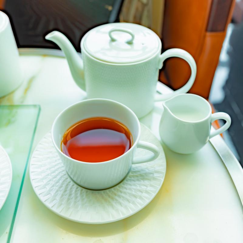 トゥエンティエイト／コンラッド東京のチェリー＆ローズ アフタヌーンティー “ラ・フルール”の飲み物画像