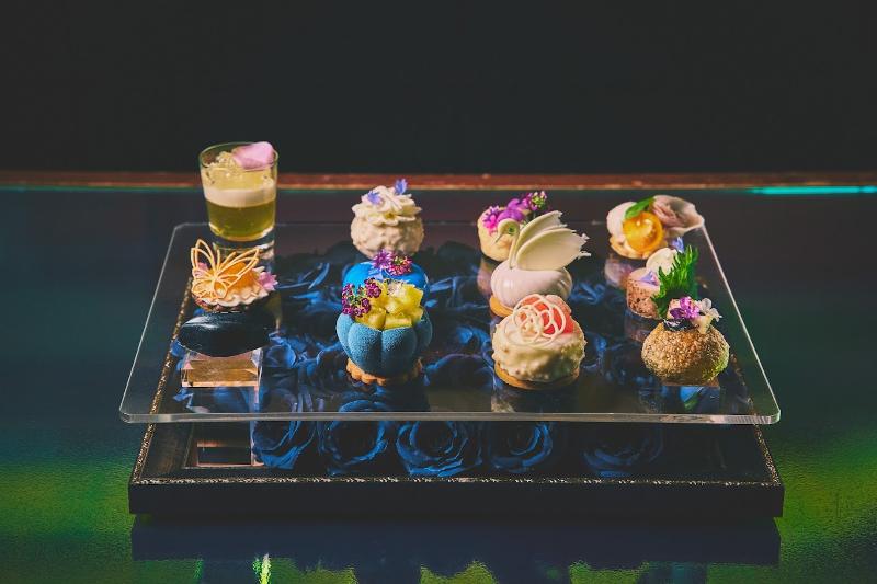 青薔薇のプレート 横浜Constellation.AT collaboration by Tatsuhiro Nozakiの画像1