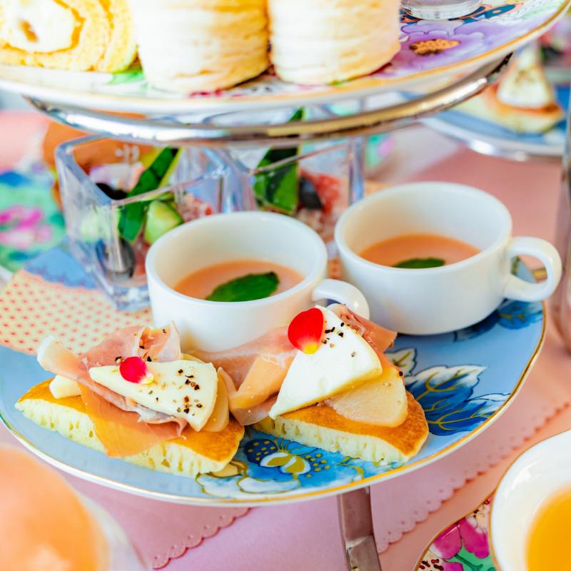 オールデイダイニング ハーモニー／ザ ロイヤルパークホテル アイコニック 東京汐留のAFTERNOON TEA with “SIROCCO”「ピーチ」のスタンド2段目画像
