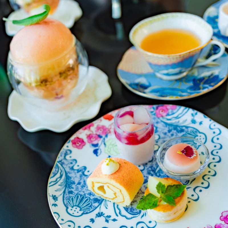 オールデイダイニング ハーモニー／ザ ロイヤルパークホテル アイコニック 東京汐留のAFTERNOON TEA with “SIROCCO”「ピーチ」のスイーツ画像