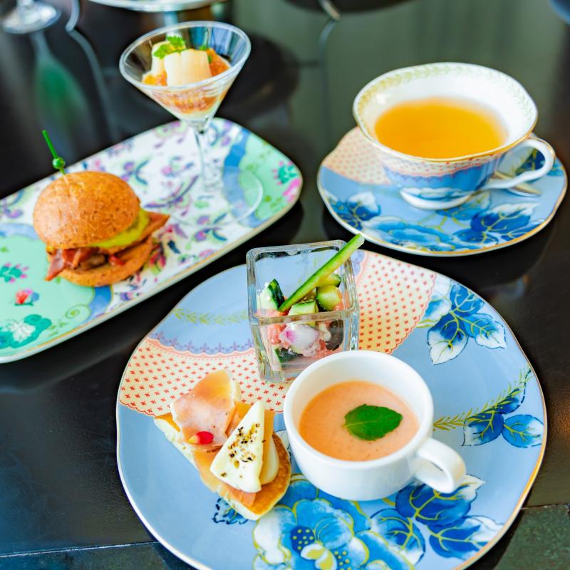 オールデイダイニング ハーモニー／ザ ロイヤルパークホテル アイコニック 東京汐留のAFTERNOON TEA with “SIROCCO”「ピーチ」のセイボリー画像