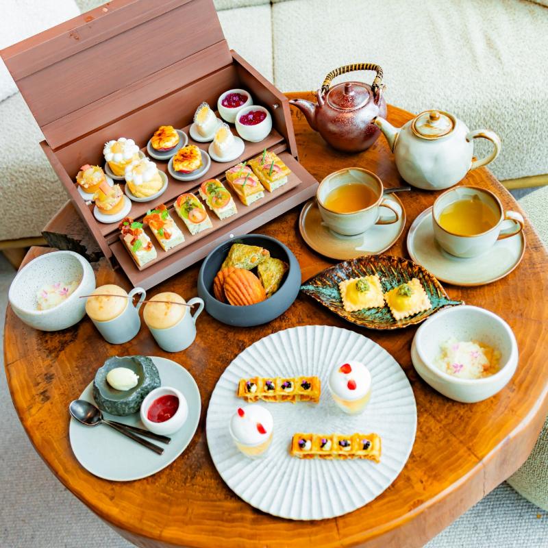 NiNi／1 Hotel TokyoのLa Belle Vie Afternoon Tea ～桃のアフタヌーンティー～のスタンド画像