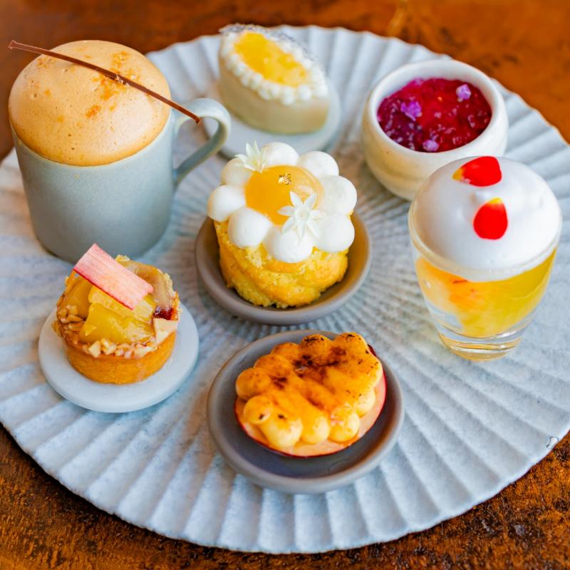 NiNi／1 Hotel TokyoのLa Belle Vie Afternoon Tea ～桃のアフタヌーンティー～のスイーツ画像