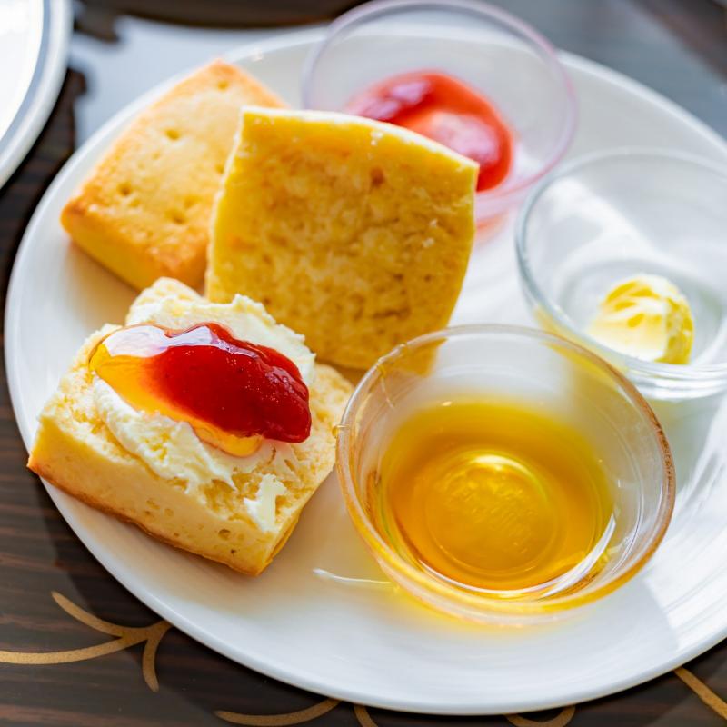 インペリアルラウンジ アクア／帝国ホテルのBritish Summer Afternoon Tea ~Summer Retreat~のスコーン追加1画像