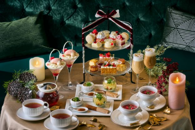 冬きらめくアフタヌーンティー『赤い果実とホワイトチョコ』の画像1