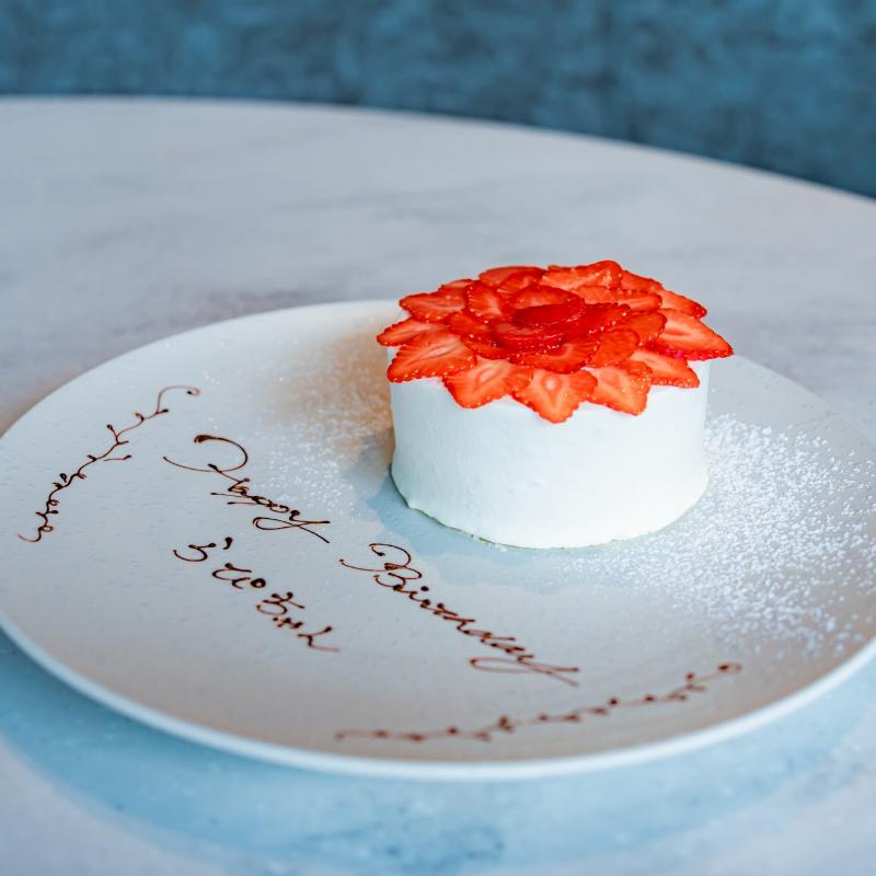 CADRANのランチコースでお誕生日祝いの画像