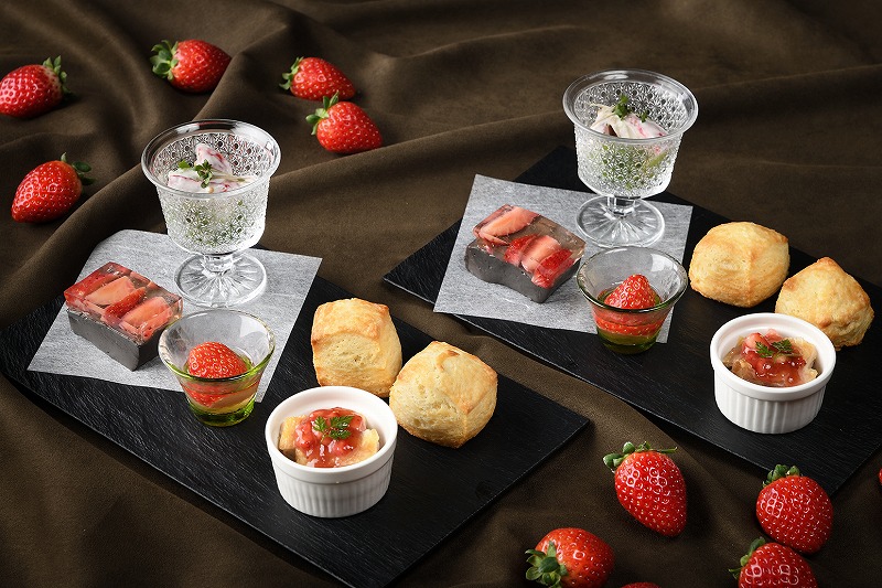 【新宿プリンスホテル】「レッド・ブラック・ホワイト」の３色スイーツをご堪能Strawberry＆Chocolate Afternoon Teaを販売の画像2
