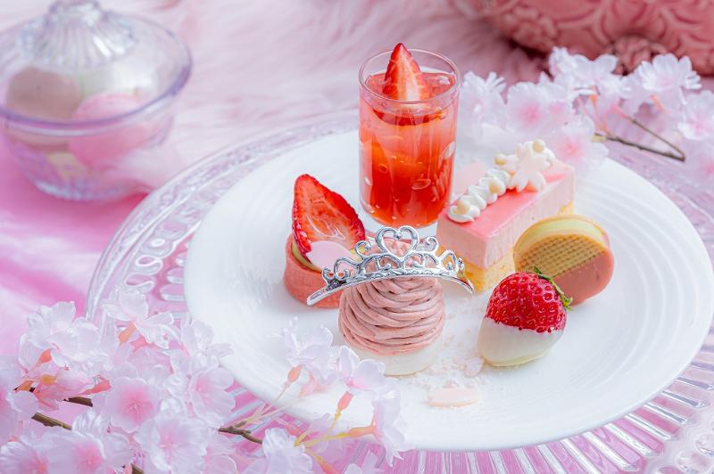 王妃マリーアントワネットをテーマにしたプリンセスドレスケーキや‟苺”と‟桜”のスイーツを楽しめる！の画像2
