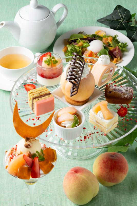 まるごと桃のアフタヌーンティーセットの画像2