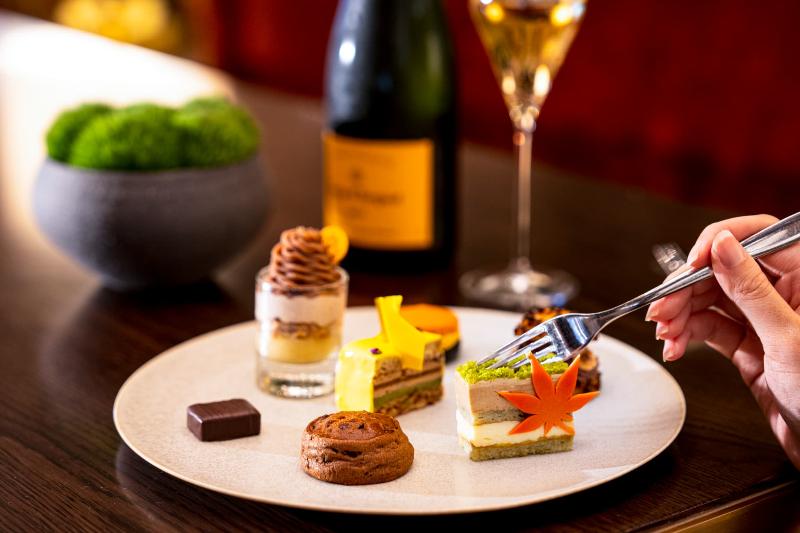 TeaDropTimeサブ管理者のPierre Herme Paris Autumn AfternoonTea画像