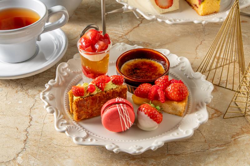 苺とピスタチオのアフタヌーンティーセットの画像2