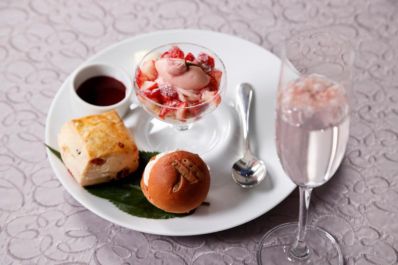 桜といちごのアフタヌーンティーの画像2