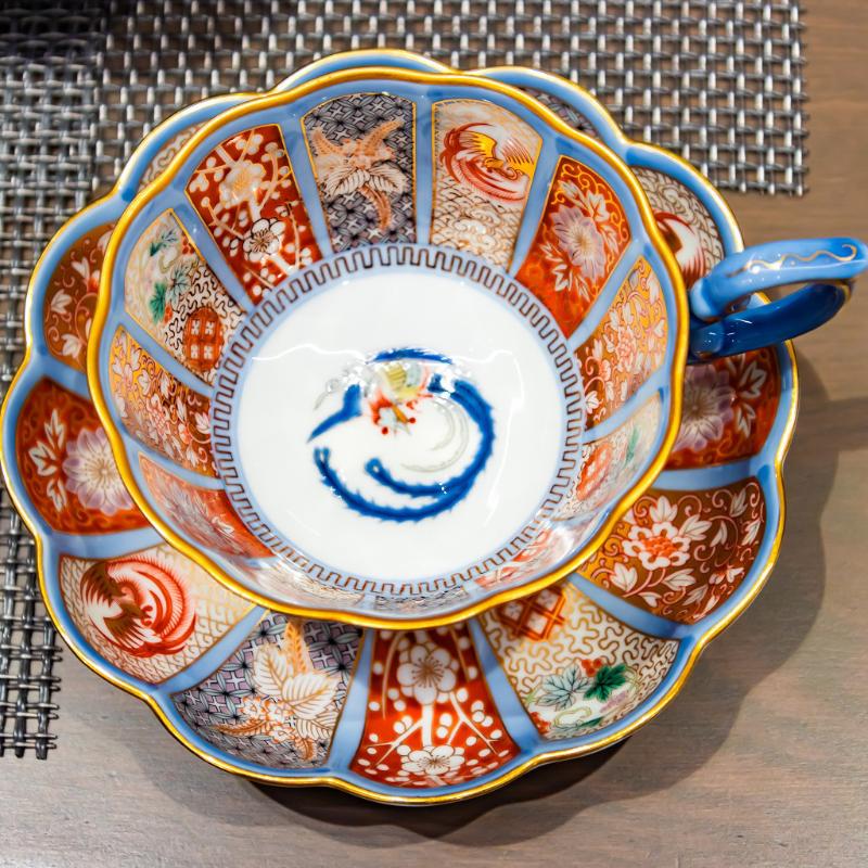 染錦金彩鳳凰 菊割紅茶碗皿の画像3