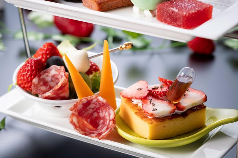 いちごと桜のアフタヌーンティーの画像3