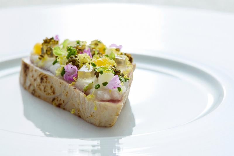 バラとアフタヌーンティーランチの画像4