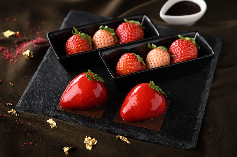 【新宿プリンスホテル】「レッド・ブラック・ホワイト」の３色スイーツをご堪能Strawberry＆Chocolate Afternoon Teaを販売の画像5