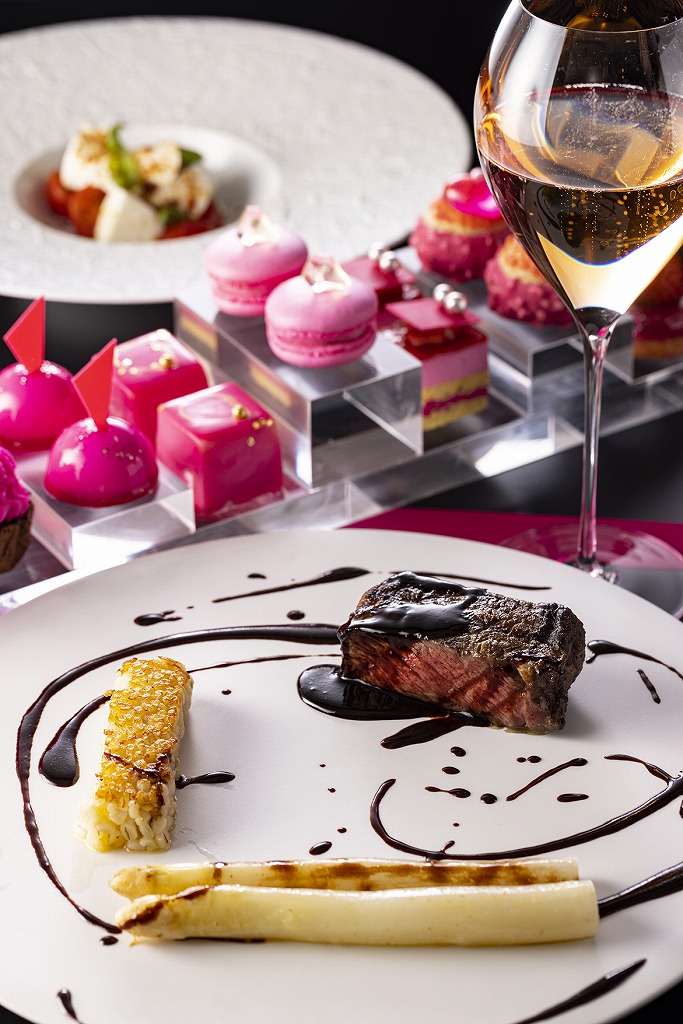 欲張りなあなたのためのご褒美ディナー "ALL for ME “ オールピンクのハッピーでいちご尽くしのスイーツの画像5