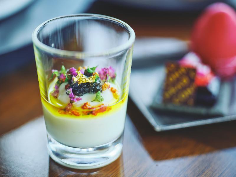 コンラッド大阪×ニコライ バーグマン フラワーズ & デザイン 「Blooms & Bites」ストロベリーアフタヌーンティーの画像5