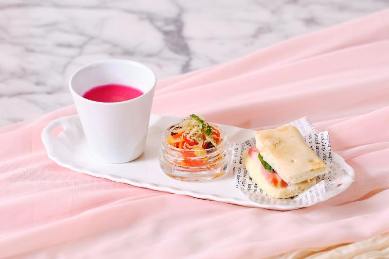 春いちごと真っ赤なチェリーのアフタヌーンティーの画像6